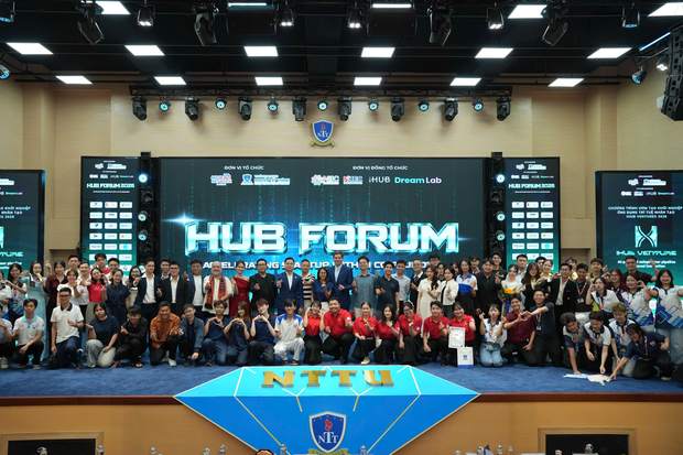 People building iHub